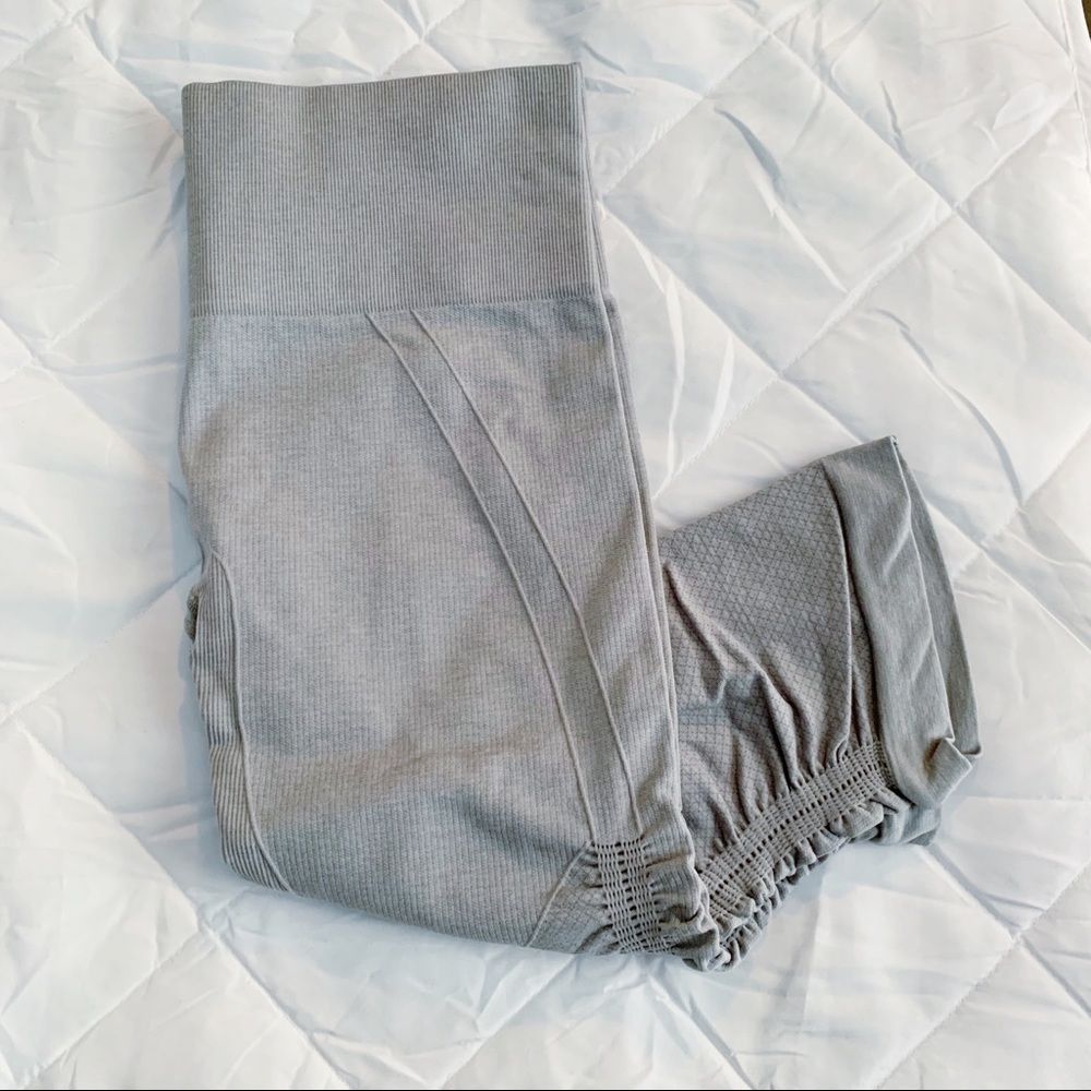 Lululemon cropped leggings